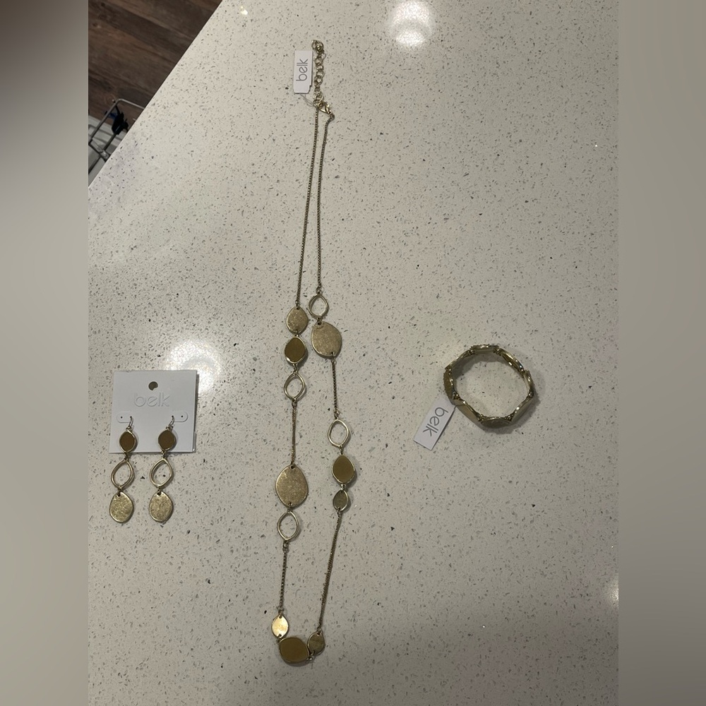 Belk: Natural Druzy Set (Necklace, Earrings & Bracelet)